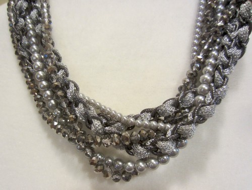 COLLAR MULTIHILO TONO PLATA IMITACIÓN PERLAS Y METAL DECLARACIÓN - EL LIMITADO - Imagen 2 de 2
