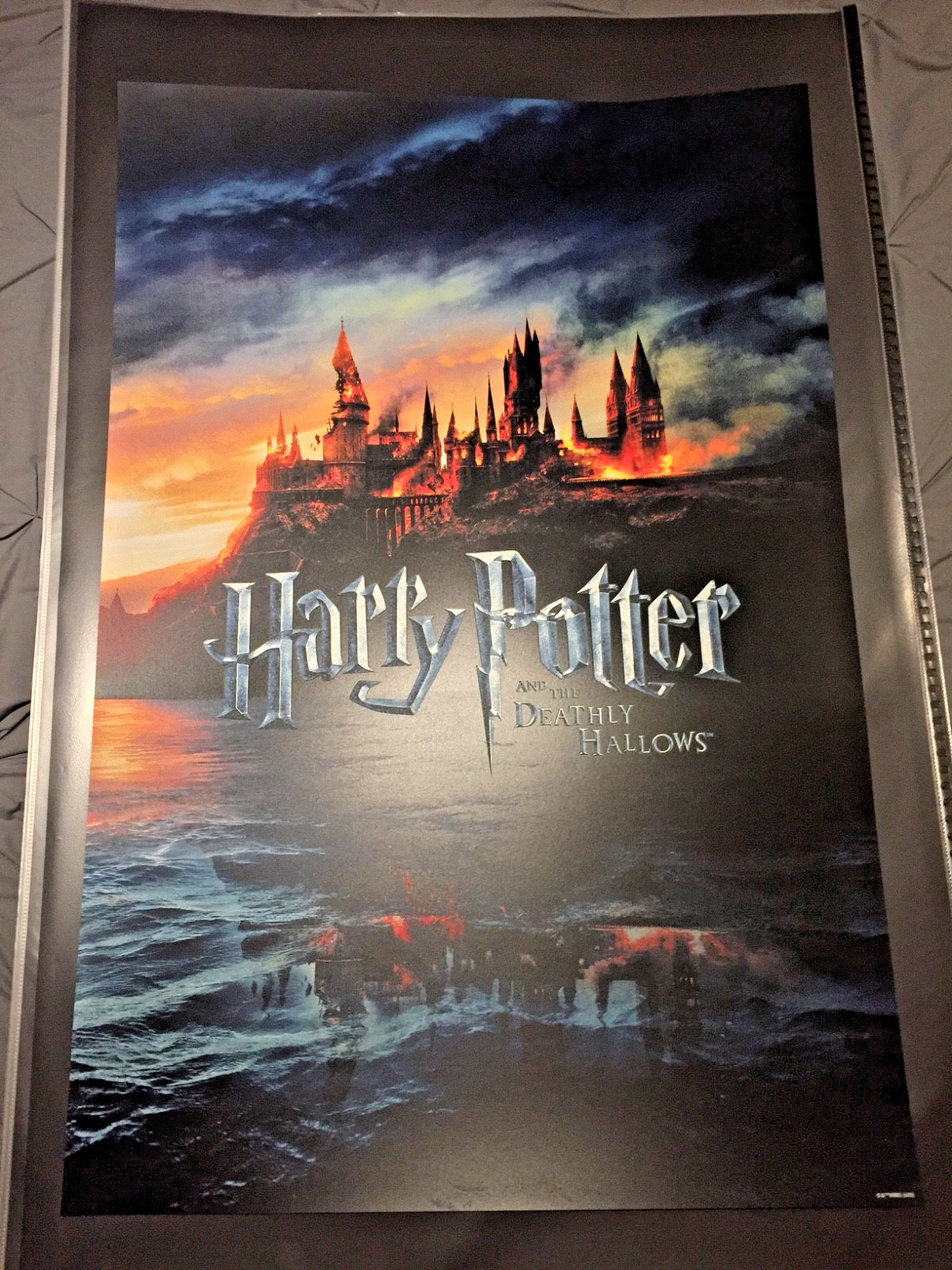 Póster de la película de Harry Potter y las Reliquias de la Muerte, 'Hogwarts' serigrafiado de Estados Unidos