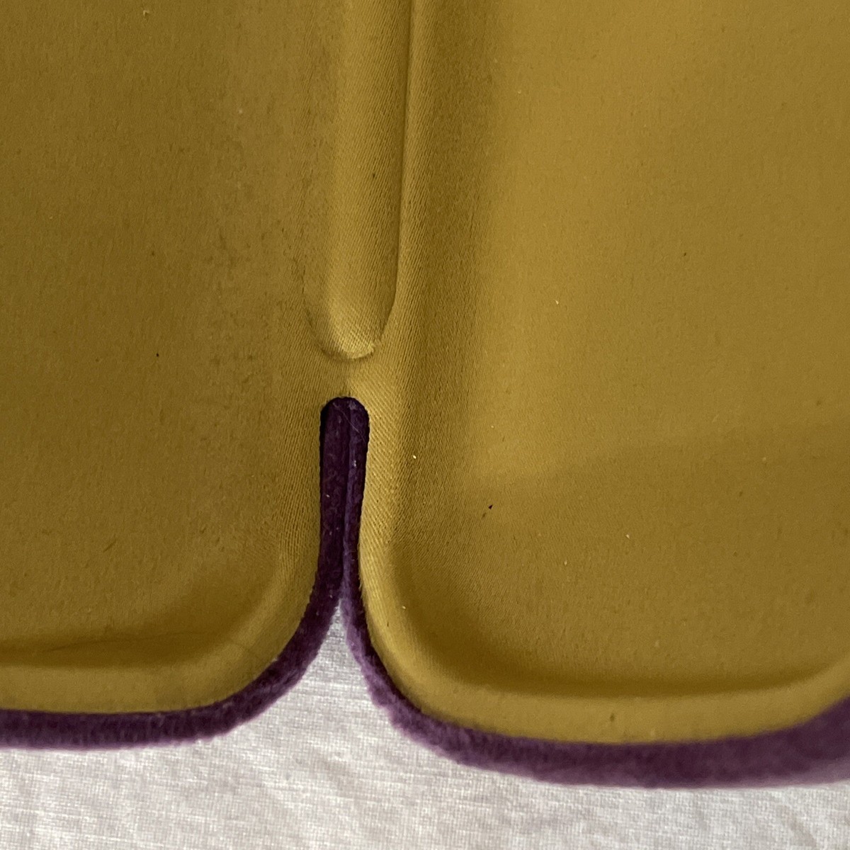 Gucci Purple Soft Eyeglasses Case Fuzzy And Yellow Interior  display picture 2