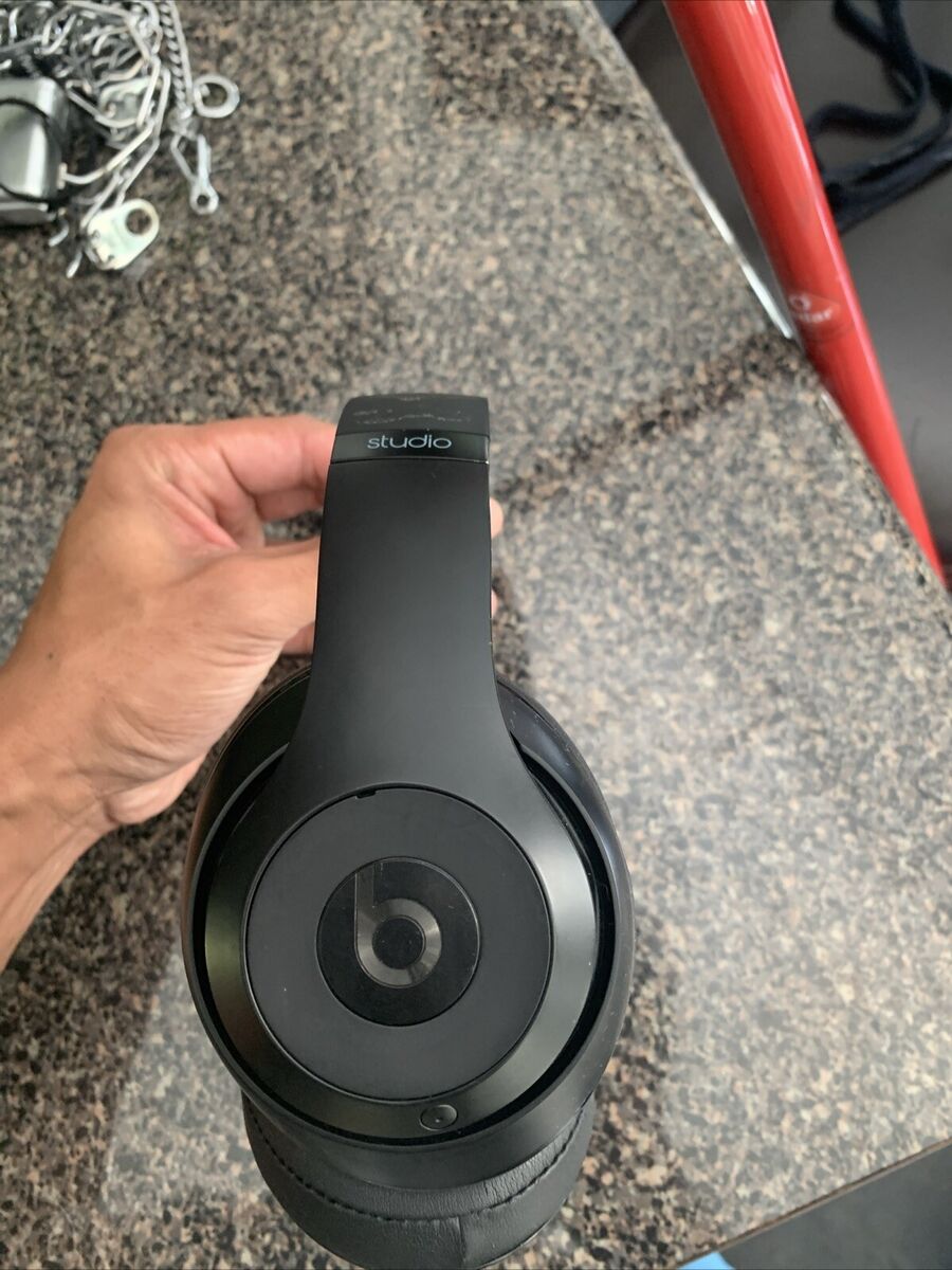 Beats by Dr. Dre Studio Wireless Over the Ear Headphones Beats by Dr. Dre Studio Wireless Over the Ear Headphones