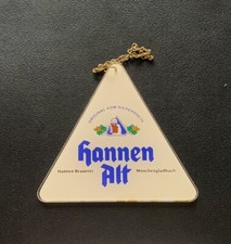 Zapfhahnschild aus Kunststoff " Hannen Alt ", mit Kette.