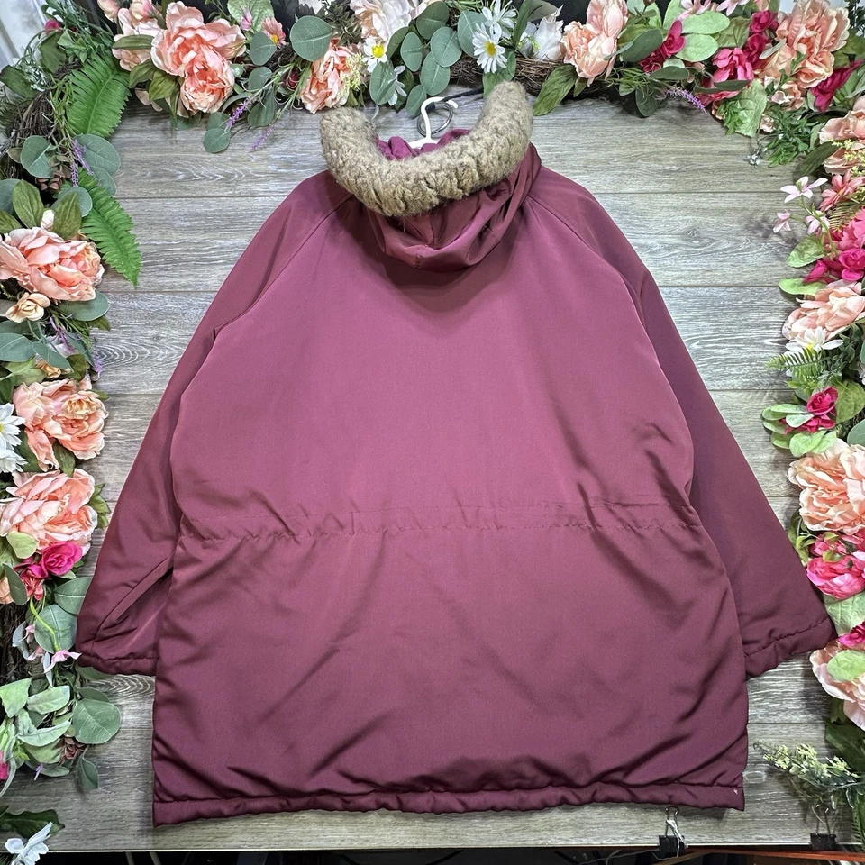 Women’s Plus Size 2X Winter Coat With Faux Fur Trim Full Zip Hooded Quilted Soft - Image 4 of 4