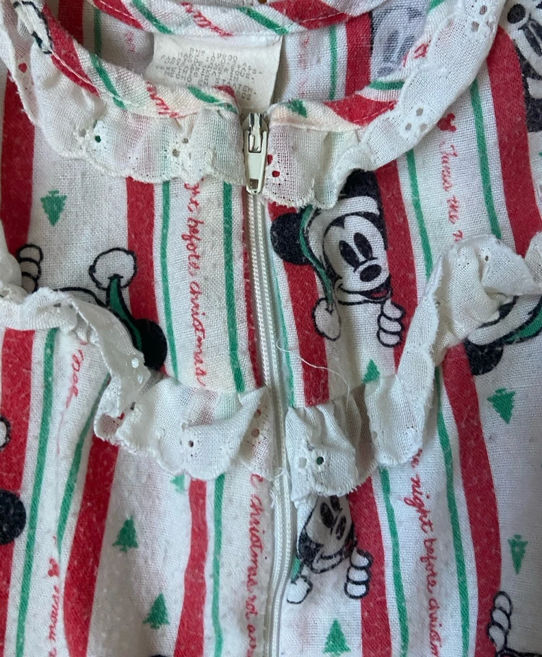 Vintage Disney Store Mickey Mouse Navidad Volantes Vagabundo Dormir Talla L Rojo Verde. Foto 2 de 4