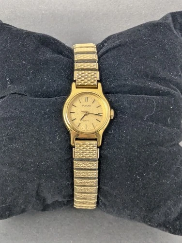 Vintage Ladies Pulsar by Seiko V401 0290 Gold Tone Quartz Watch