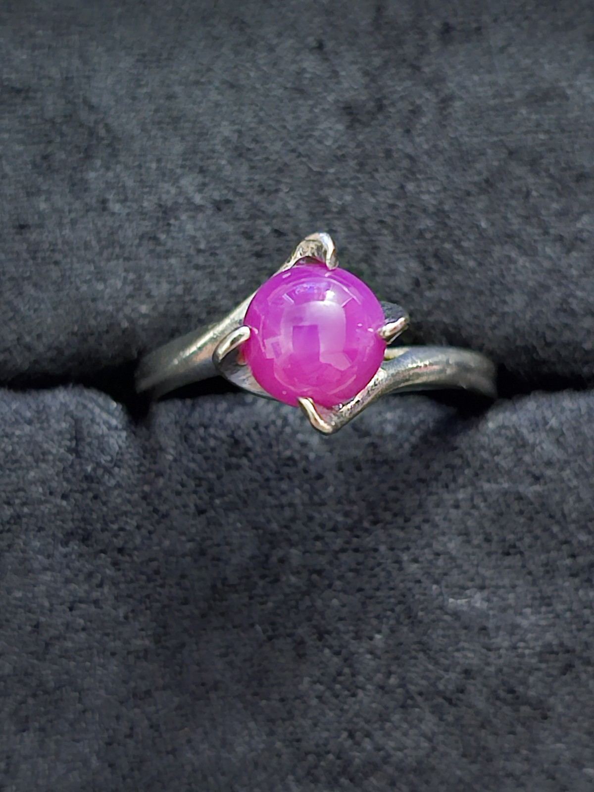 14k Star Ruby Solitaire White Gold Ring - image 2