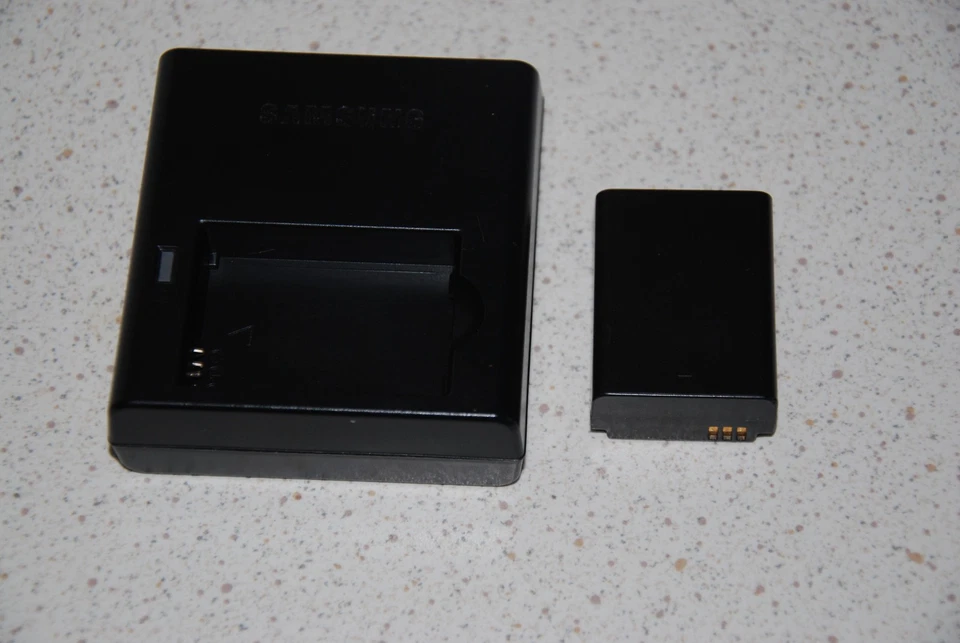 Samsung Battery Ladegerät BC 1310B - Bild 4 von 4