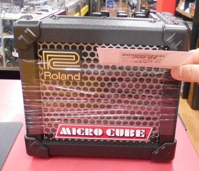 Roland MicroCube Akku-Gitarrenverstärker 4 W 4 x 5'' Lautsprecher COSM FX JP V...