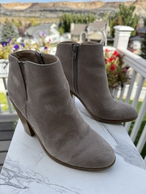 BANANA REPUBLIC WOMENS SUEDE TAN ZIP UP BOOTS, SIZE 7, WESTERN HEEL, SUPER NICE