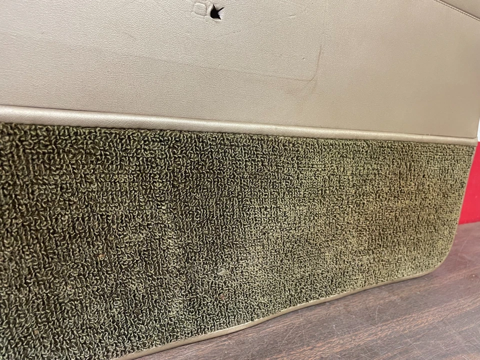 1968 CHRYSLER NEW YORKER 2 DOOR HT RH DOOR PANEL WITH TRIM 925 - Image 4 of 4