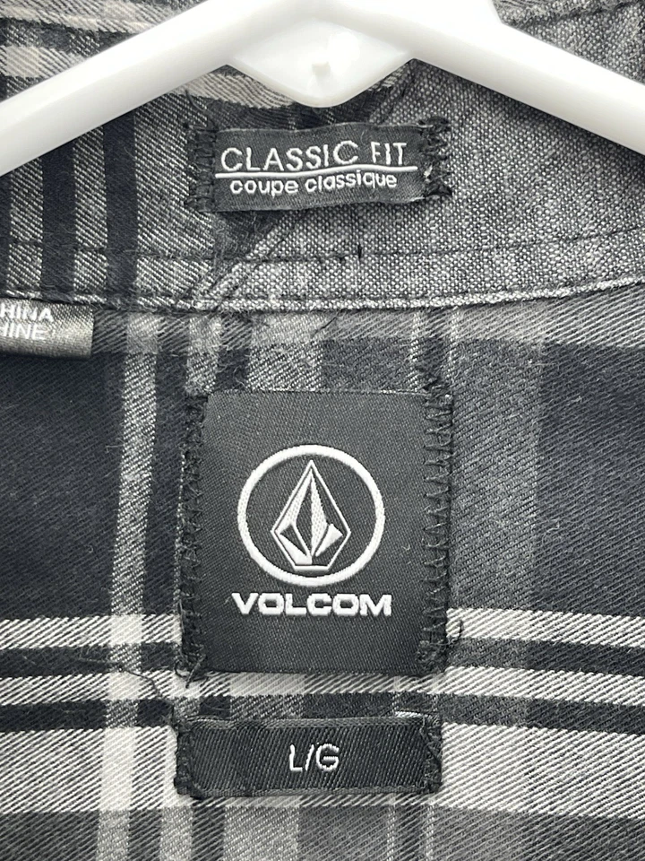 Volcom Long Sleeve Button Up Shirt Mens Size Large Classic Fit Black Gray Plaid - Image 3 of 4