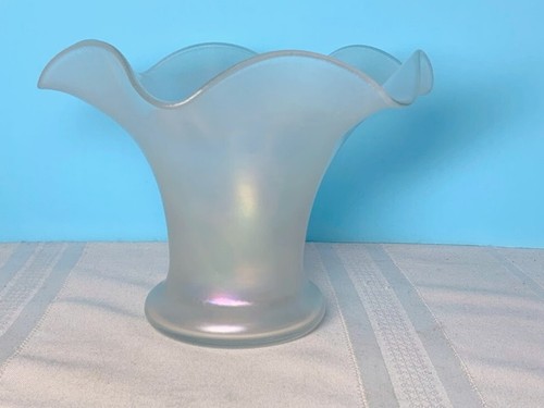 STEUBEN, VERRE de SOIE RUFFLED FLOWER, FLORIFORM VASE, NICE IRIDESCENCE, NICE~~~ - Picture 3 of 8