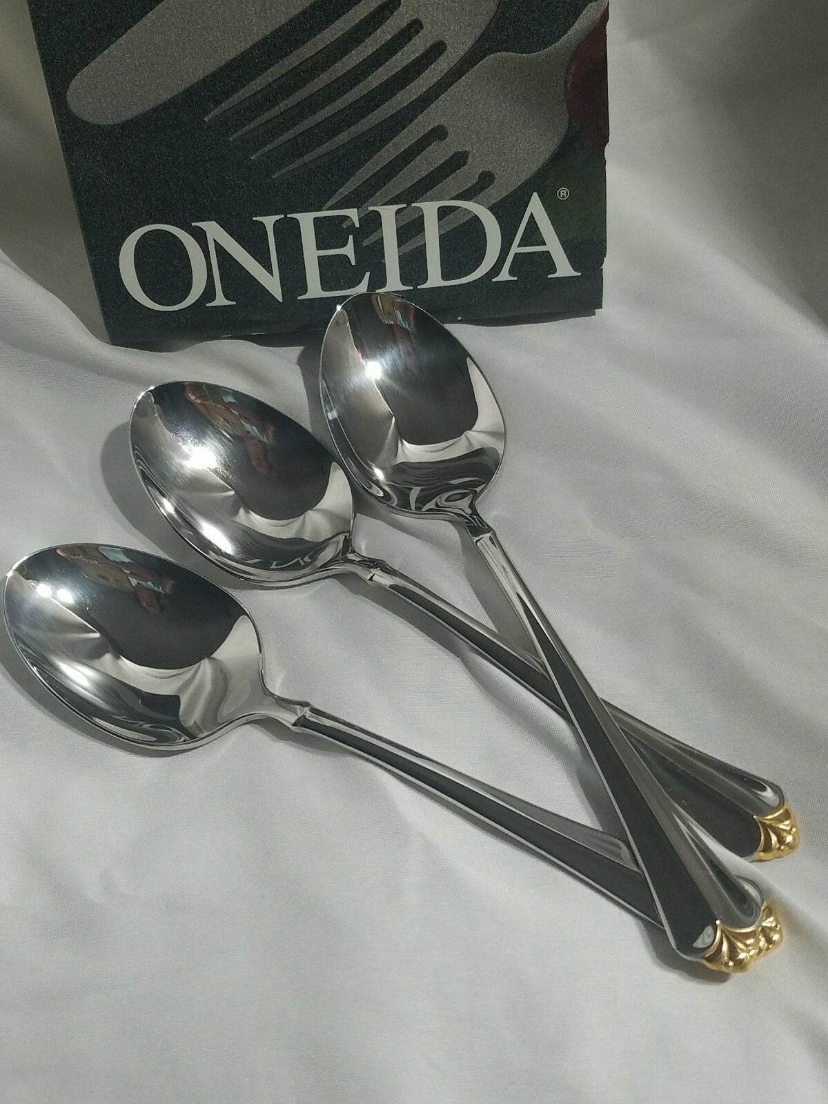 Oneida Golden Juilliard Soup Spoons Stainless Cube Gold Accent Made in