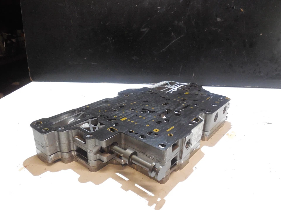 Cuerpo de válvula de transmisión automática 24257449 08-17 Chevrolet Equinox Buick Regal Cadillac SRX Foto 3 de 4