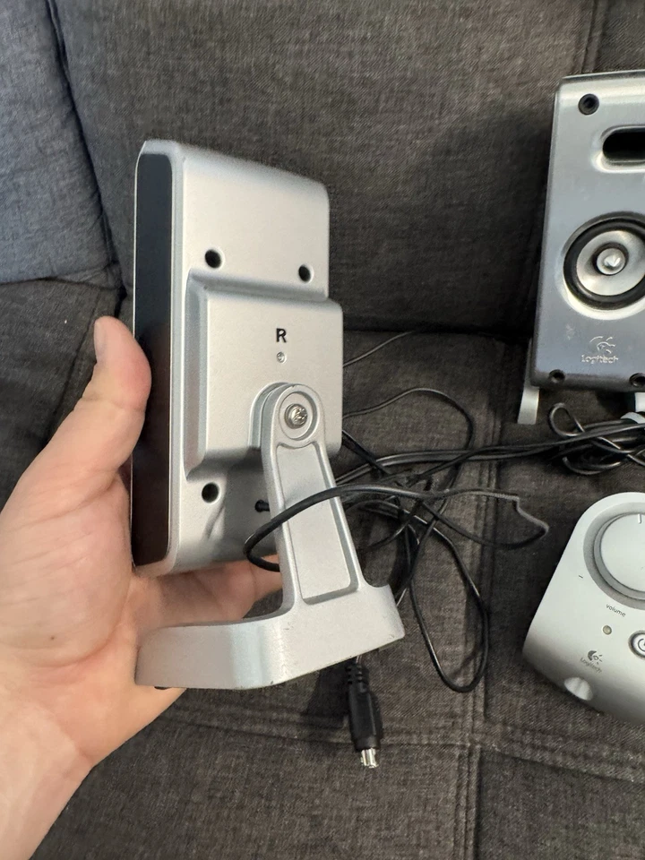 Logitech Z3 Lautsprecher / 2.1 40W OHNE SUBWOOFER - Bild 2 von 4