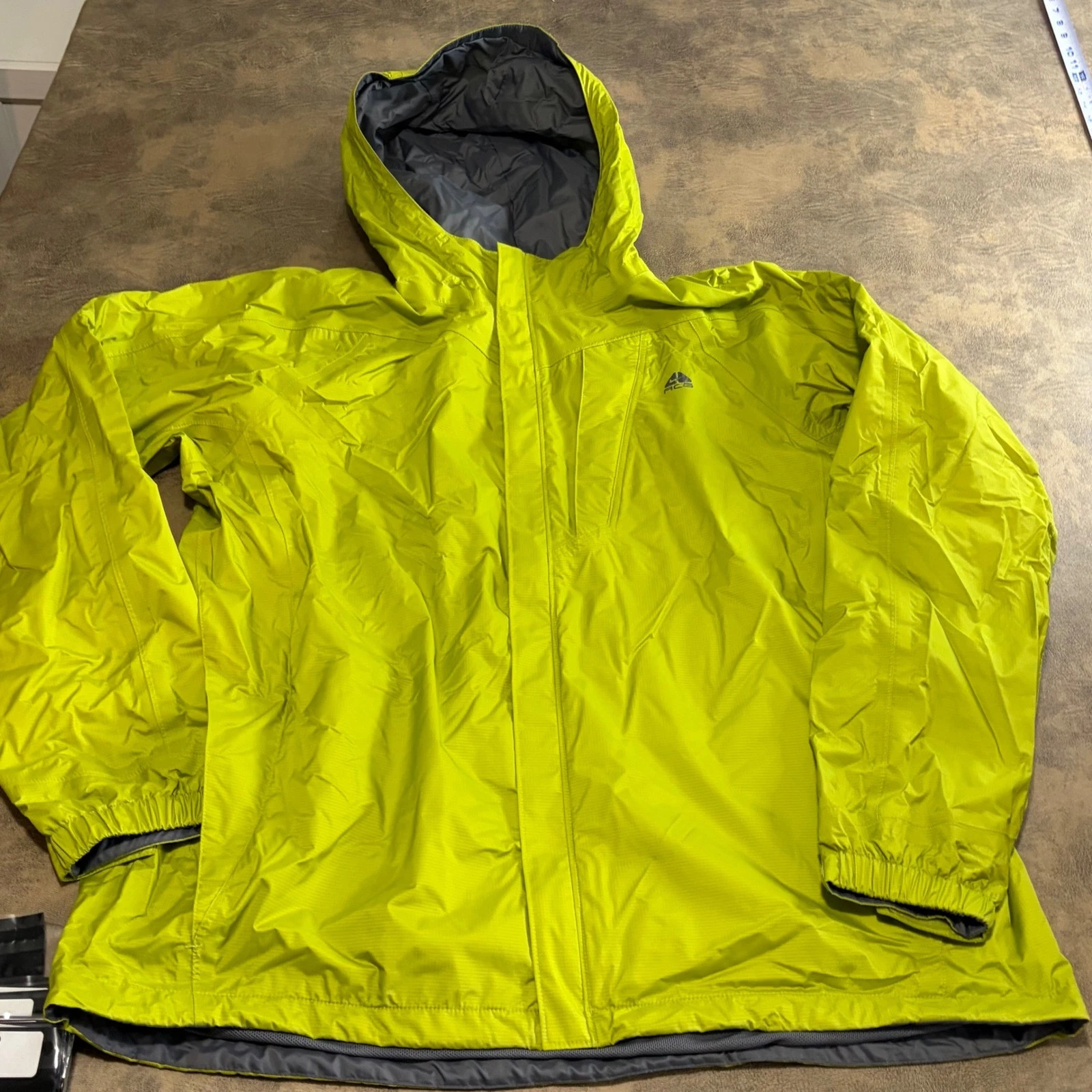 Nike ACG FitStorm Jacket Mens XL Green Hooded Ripstop Windbreaker Rain Coat