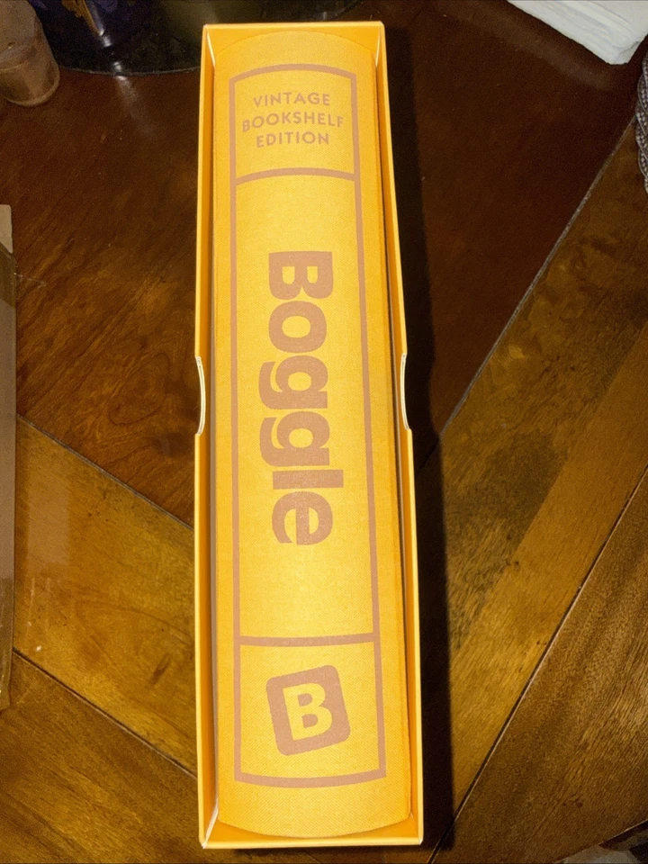 Boggle Vintage Bookshelf Edition Deluxe Linen Book Word Building Game New 1976 - Image 2 of 4