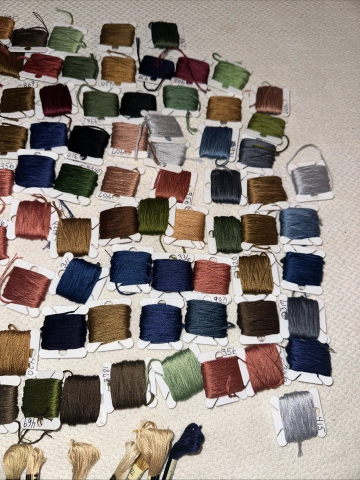 LOTE De 125 Más Tarjetas PUNTADA DE CRUZ BORDADO HILO Punta Aguja Colores Mezclados Foto 4 de 4