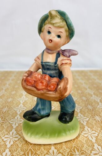 Figurine vintage style hummel garçon cueilleur de pommes agriculteur « Nos enfants » ferme - Photo 1/8