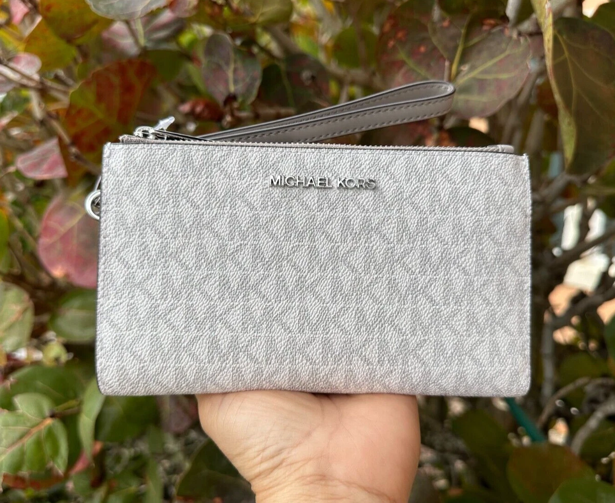 MICHAEL Michael Kors Jet Set Travel Leather Wallet in Gray