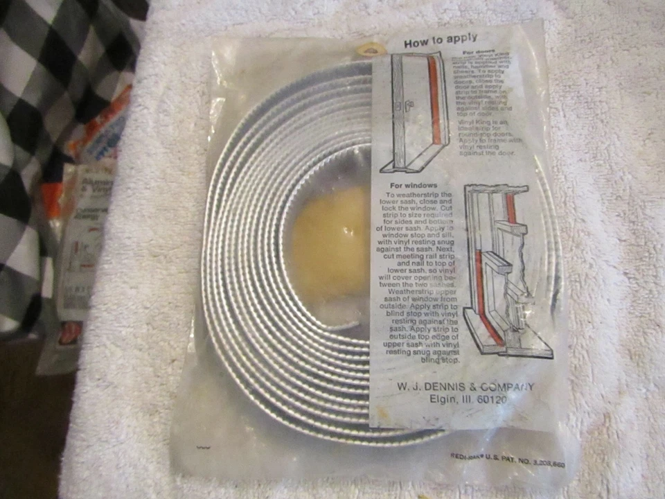 Vntg Vinyl King No 217 Aluminum & Vinyl Weatherstrip 5/8" x 17ft NOS WJ Dennis - Image 2 of 2