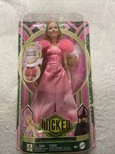 🏆 COLLECTIBLE Wicked Movie Doll Nessa Rose Wheelchair URL MISPRINT BOX ERROR