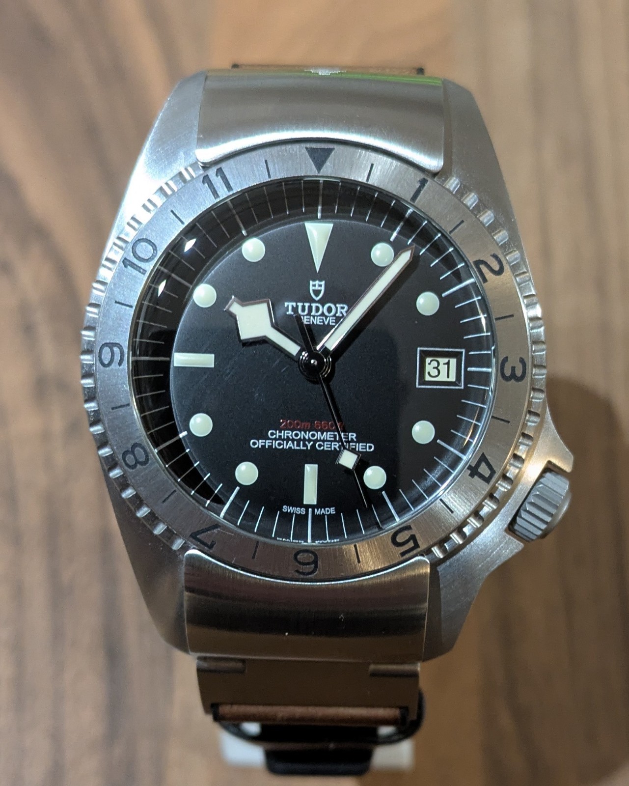 TUDOR BLACK BAY P01, Under