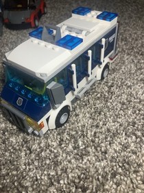 Lego 2013 City Police Museum Break-in 60008 With Manuals 100%Complete