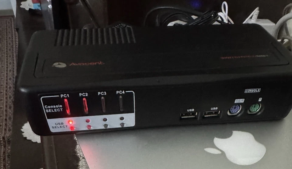 AVOCENT 4 PORT PS2 USB SWITCHVIEW MM1 KVM 4SVPUA20 - Bild 2 von 4