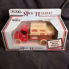 Ertl Mack 1926 Bulldog True Value Delivery Truck Crates 1:38 Scale Die Cast NIB