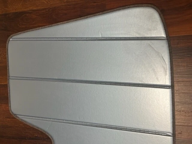 Protector solar CoverCraft usado para Venza con luz alta automática 2009-15 UV11275BL U Foto 4 de 4