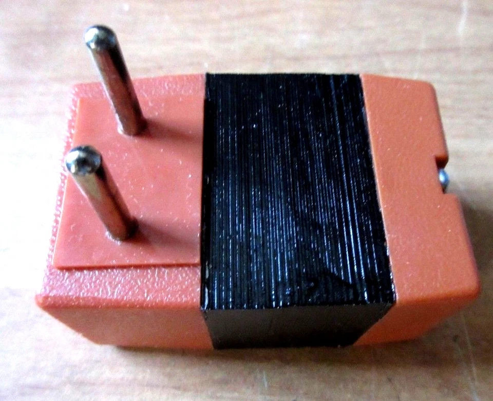 50 Watt Round Pin US to Foreign Travel Converter Step Up Plug - Image 2 of 4