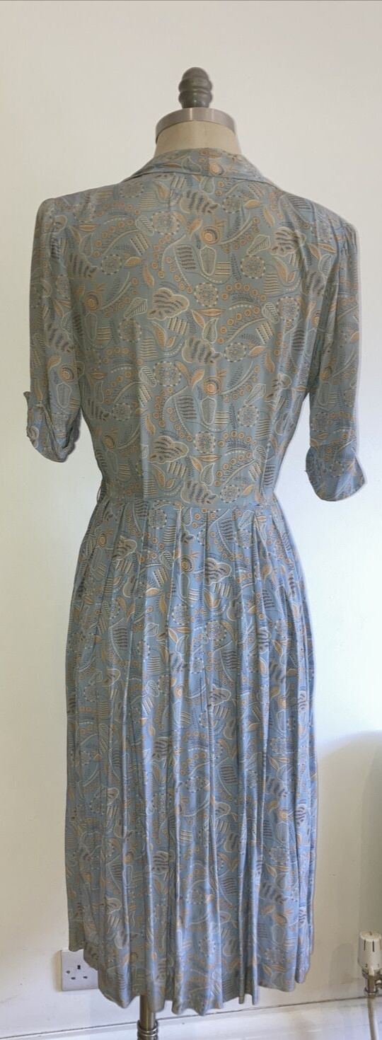 Pretty Floral Vintage 1930/40s Blue/Tan Silk Tea Dress, 19" pit to pit 7
