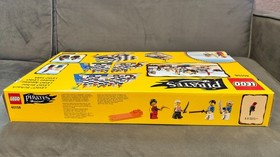 LEGO PIRATES -- CHESS SET BRAND NEW IN SEALED BOX RETIRED SET 40158