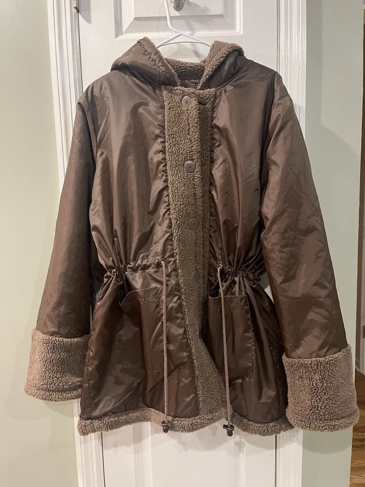 Chaqueta polar con capucha marrón acogedora reversible All American Comfort de colección L Foto 3 de 4