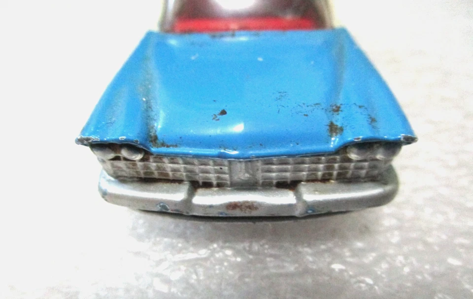 Corgi Toys US Mail Plymouth Sports Suburban Model 443 Blue & White 1965 - Image 4 of 4