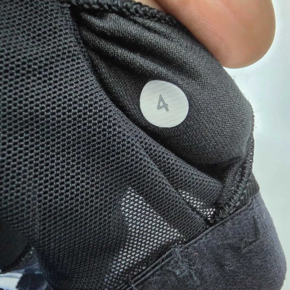 Regata Feminina Lululemon Cool Racerback Brisk Bloom Preto Branco Floral Tamanho 4 - Imagem 4 de 4