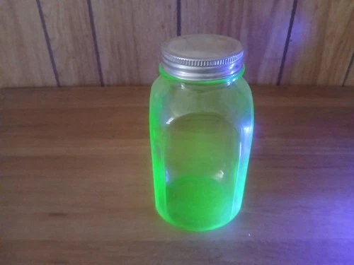 Green Depression Vaseline Uranium Glass Quart Jar & Lid