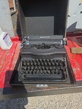 REMINGTON QUIET MODEL 1 PORTABLE TYPEWRITER IN CASE SEE PHOTO DESCRIPTION thumbnail