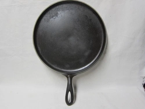 Vintage Lodge #9 Round  Cast Iron Griddle