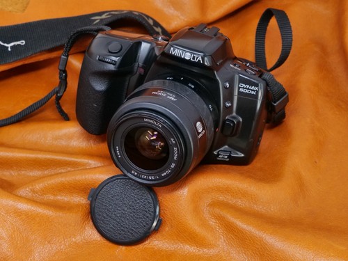 #1444 Minolta Dynax 500si + Minolta 35-70mm lens 35mm SLR Film Camera