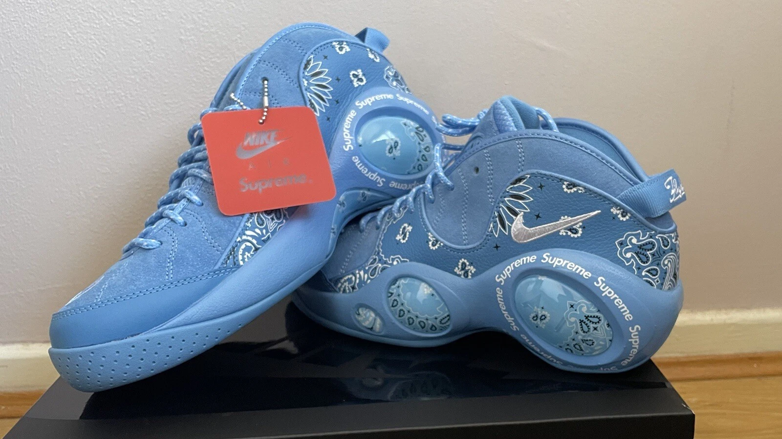 Supreme X Nike Zoom Air Flight 95   UNC