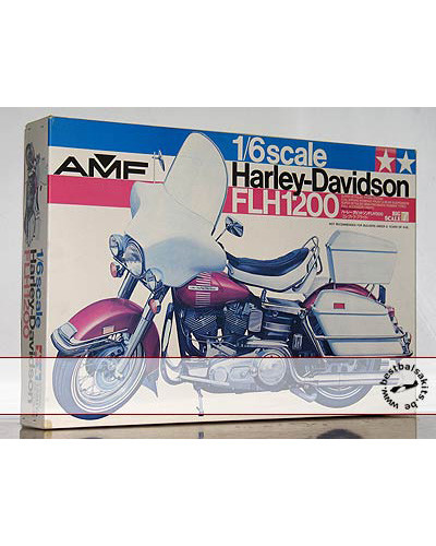 TAMIYA Harley-Davidson FLH1200 1/6スケール Harley Davidson FLH 1200 Police Bike in 1:6 scale | Tamiya