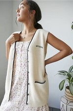 NEW - URBAN OUTFITTERS CREAM CHUNKY KNIT BDG SLEEVELESS CARDI - RRP £42