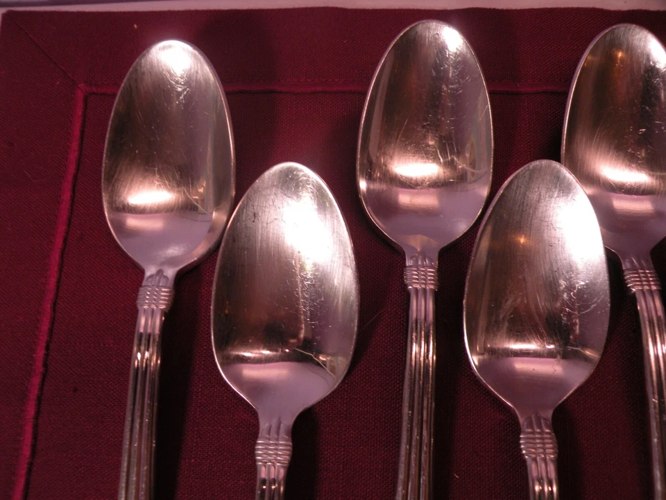 Juego de 8 cucharas de sopa/place ovaladas Hampton ODYSSEY cubiertos de acero inoxidable 7 3/4 GB2 Foto 2 de 4