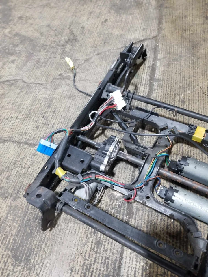 04 05 06 Pontiac GTO Power Seat Track BOM USADO Direito PASSAGEIRO 2004 2005 2006 - Imagem 4 de 4