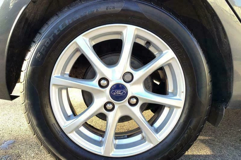 2018 Ford Fiesta 1.0 EcoBoost Zetec 5dr with SYNC 3 and alloy Wheels Manual Hatc