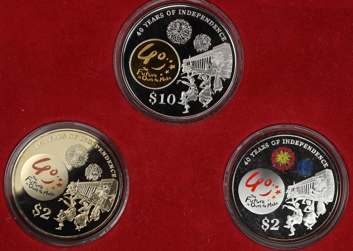 Singapore 2005 Premium Set : 51g Fine Silver + 2.3g Fine Gold Mtg