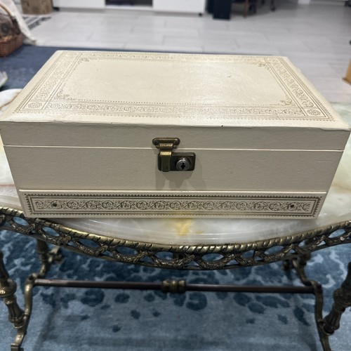 Scatola portagioie rigida vintage Mele a tre livelli. 12,5"x8"x4,5" bellissimo tenuto - Foto 2 di 15