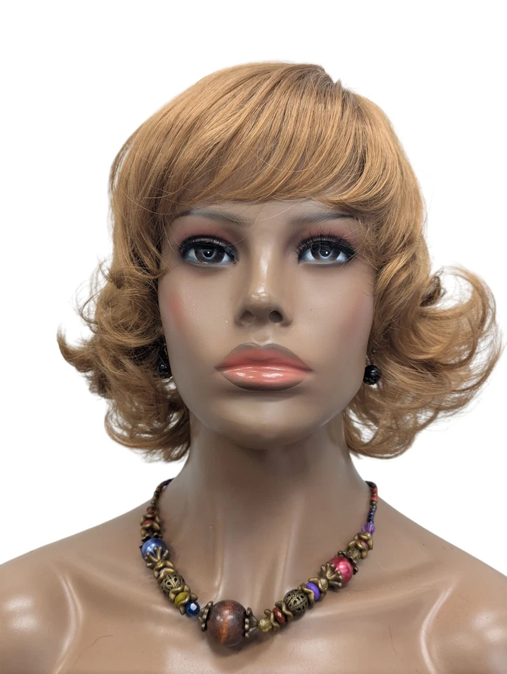 Peluca sintética corta #27 rubia fresa abatible con flequillo Foto 2 de 4