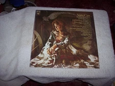 LP--VIKKI CARR--THE FIRST TIME EVER (I SAW YOUR FACE)   **NM VINYL**   #176